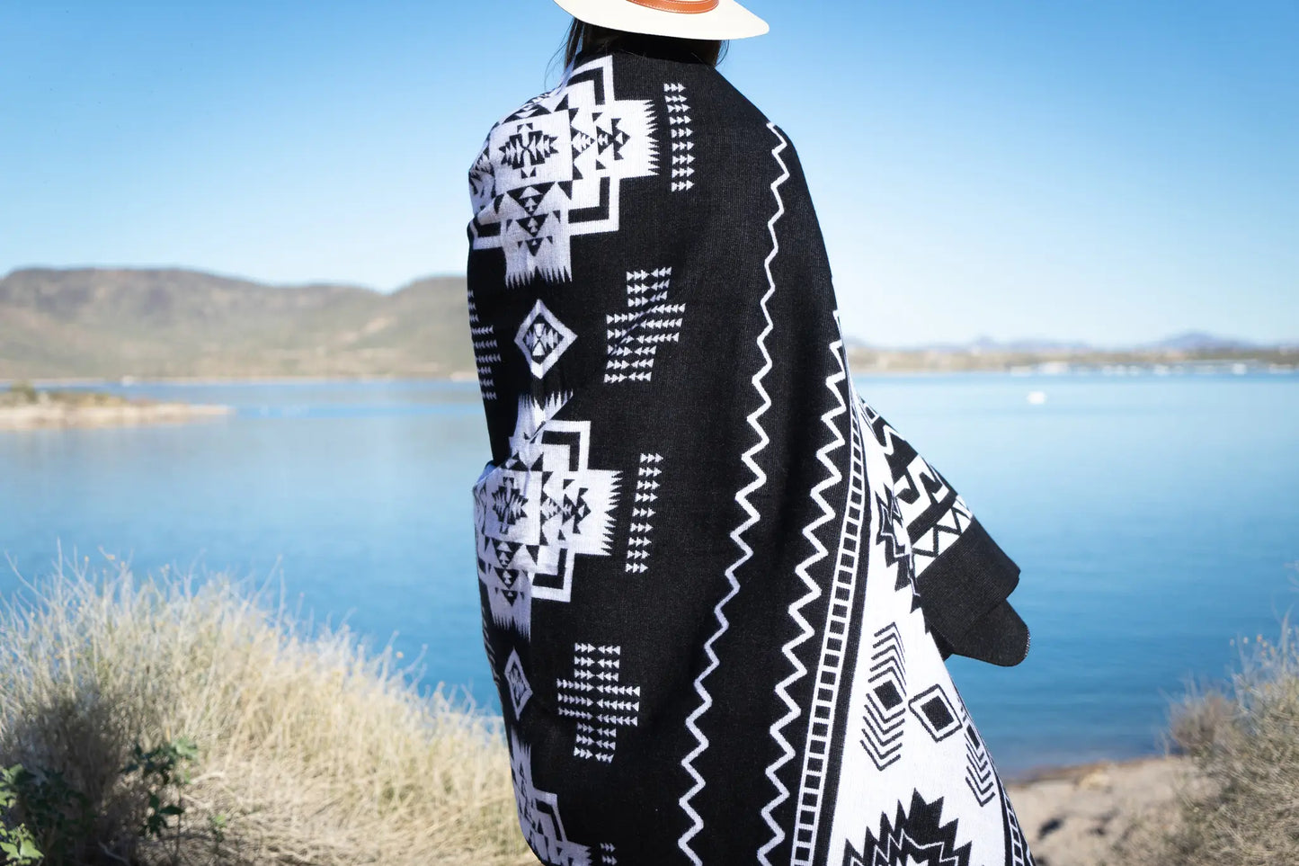 Andean Alpaca Wool Blanket - Black & White