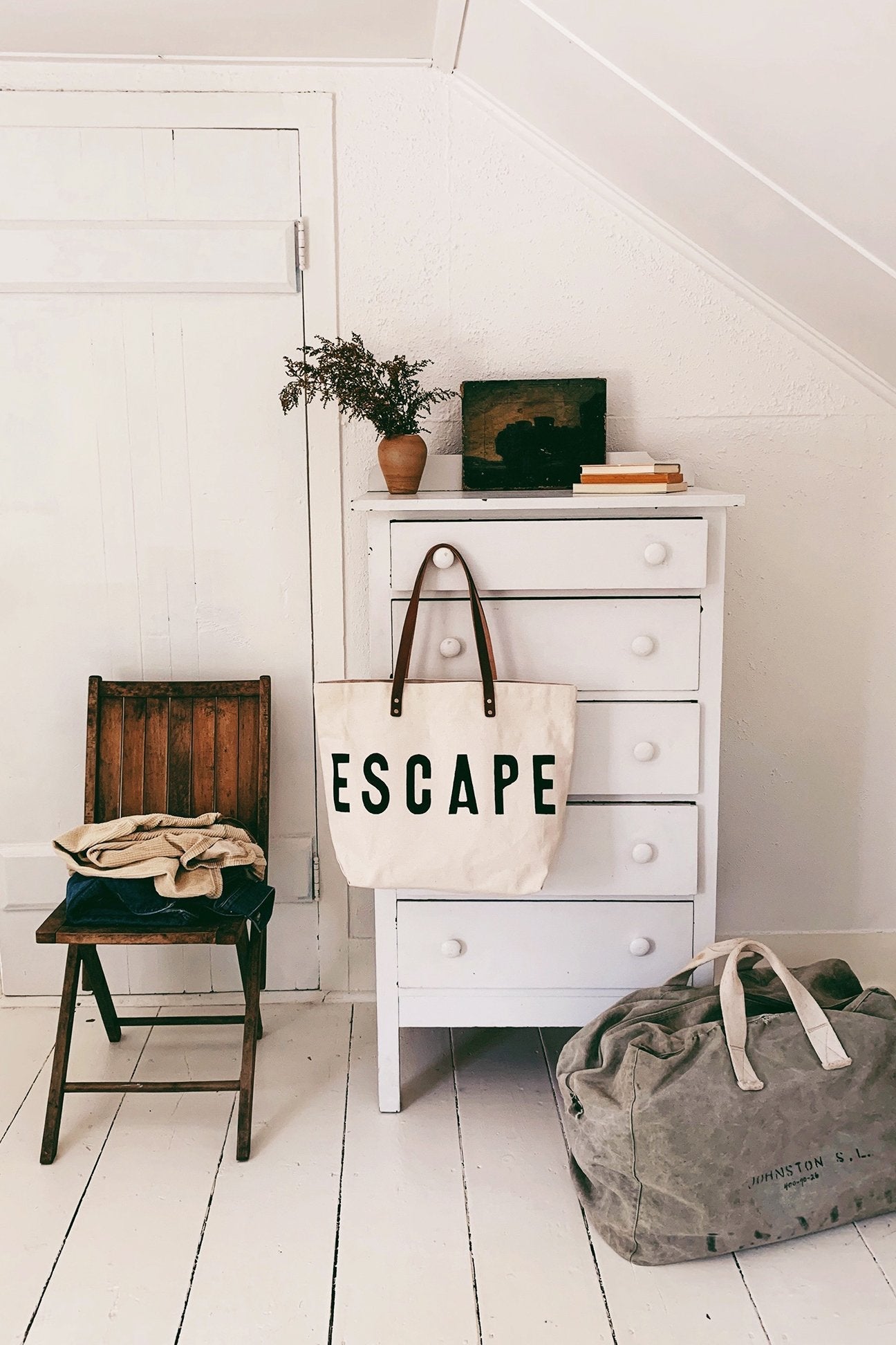 ESCAPE Canvas Tote Bag - Harold&Charles