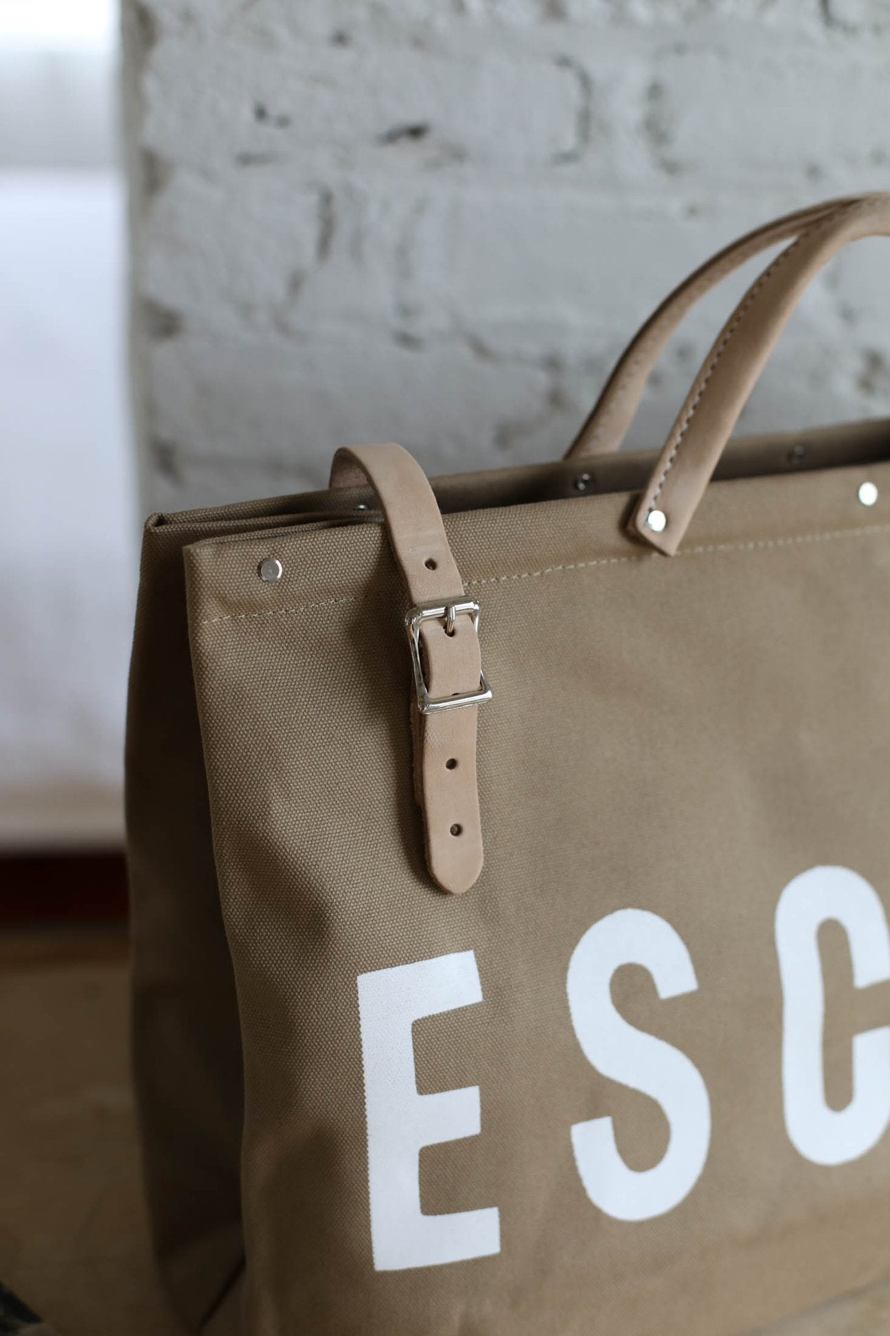 ESCAPE Canvas Utility Bag Khaki - Harold&Charles