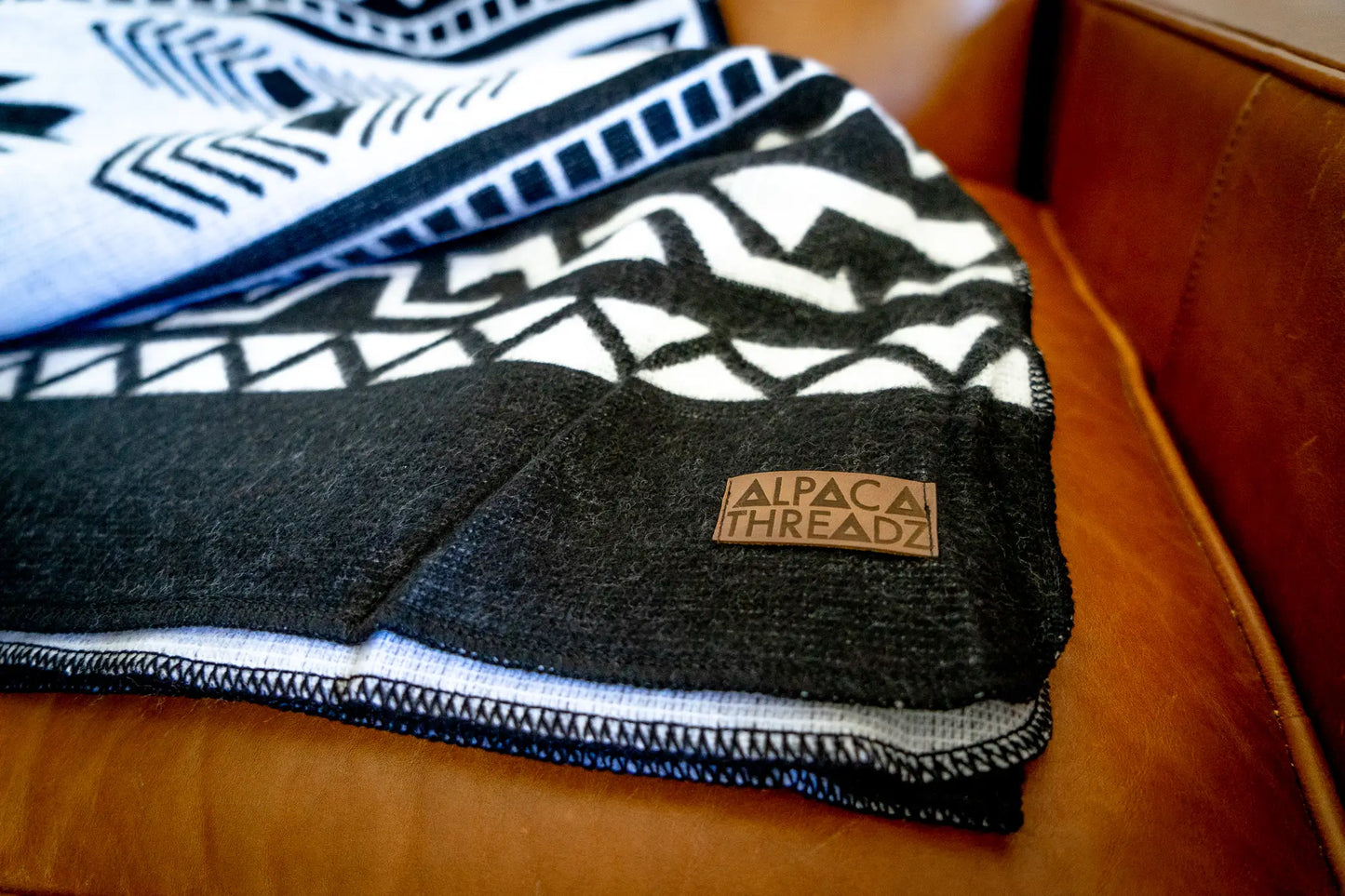 Andean Alpaca Wool Blanket - Black & White